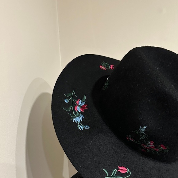 *LUCKY BRAND* Black 100% Wool Wide Brim Hat w Colorful Embroidered Floral Design